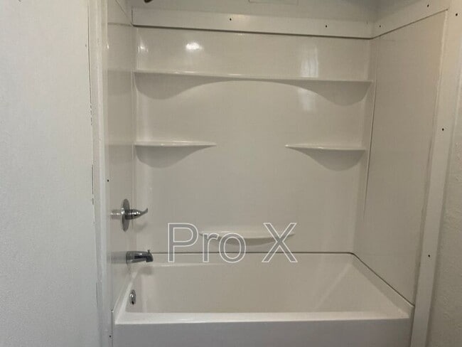 Building Photo - 304 E Park St