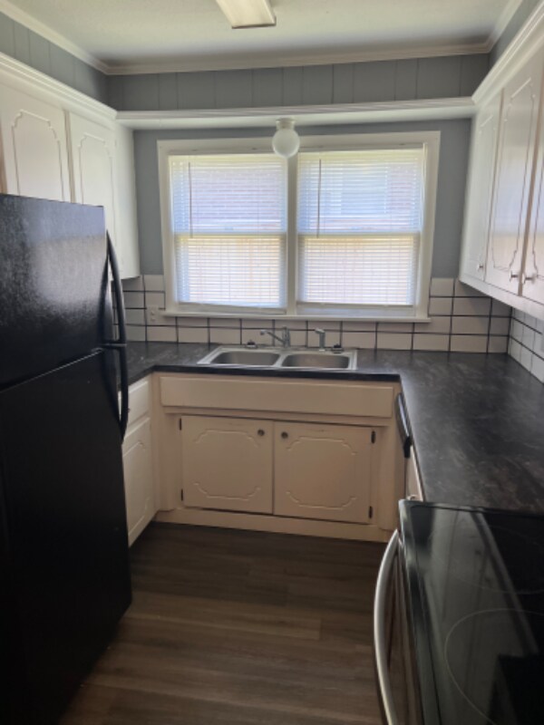 Building Photo - 2026 E Frank Phillips Blvd