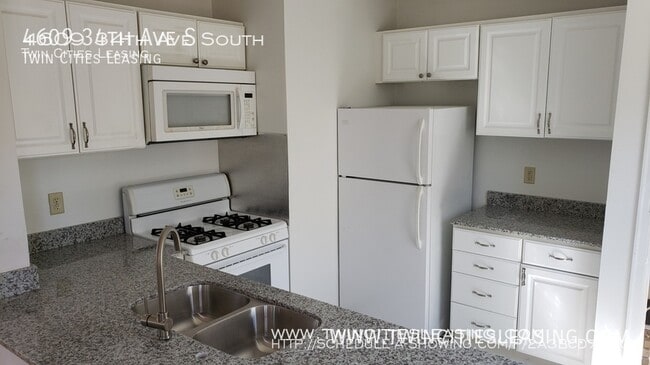 Building Photo - 4609 S 34th Ave