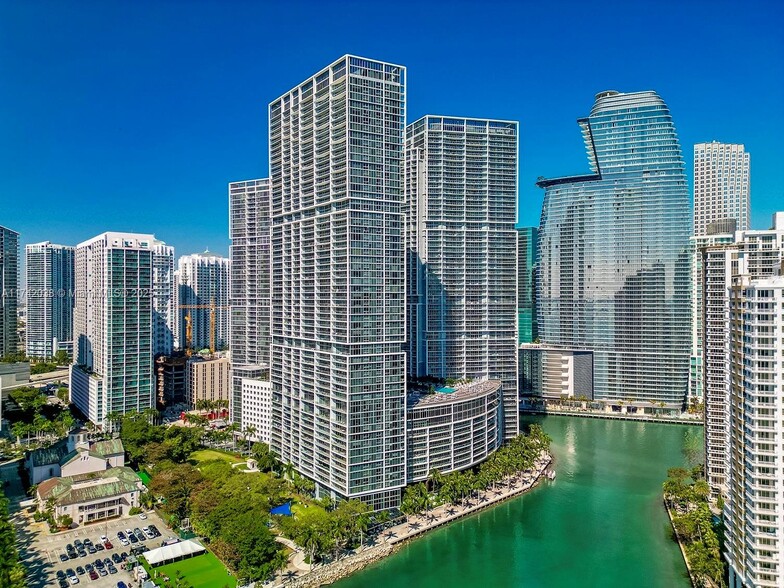 Building Photo - 475 Brickell Ave