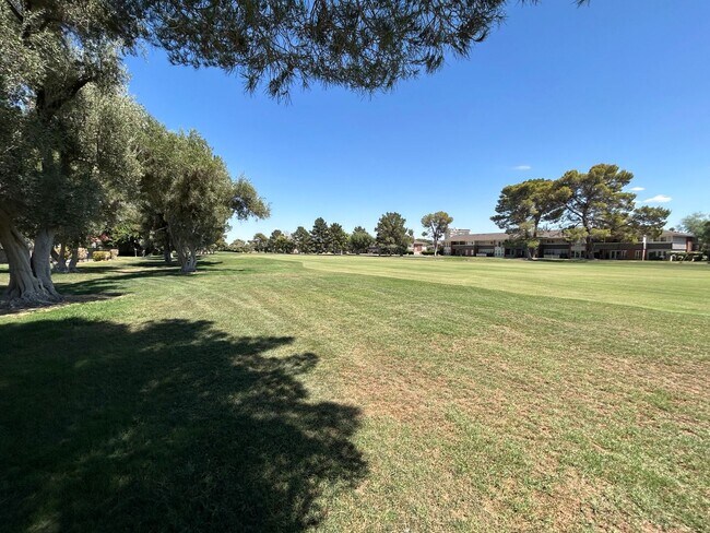 Building Photo - SPACIOUS 2 BEDROOM TOWNHOME IN LAS VEGAS COUNTRY CLUB