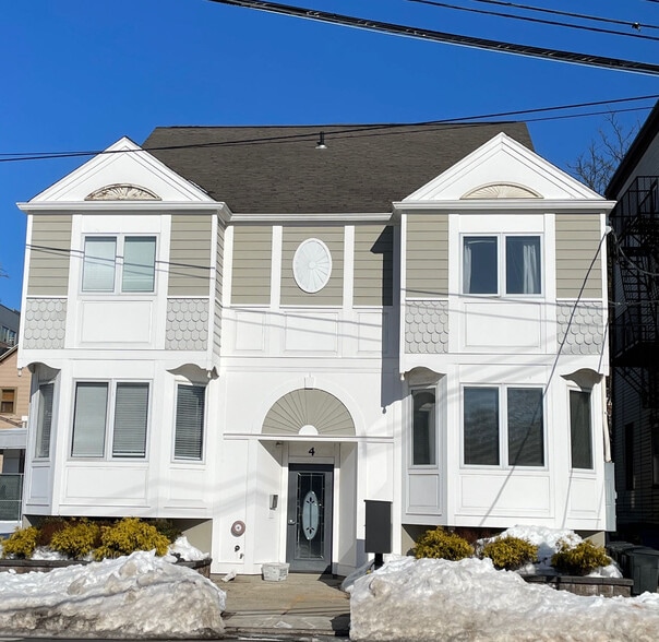 Building Photo - 4 Macculloch Ave