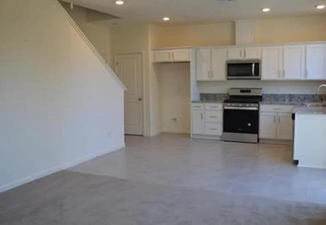Building Photo - beautiful home