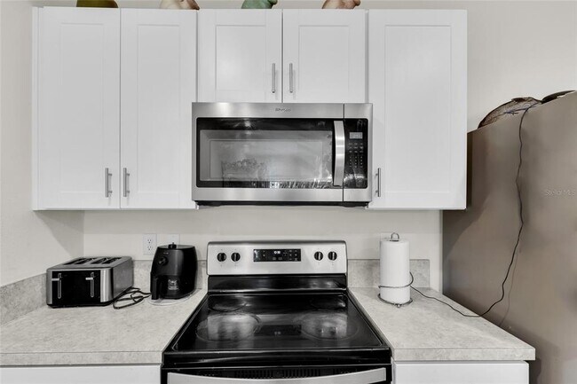 Building Photo - 355 Gardenia Ct