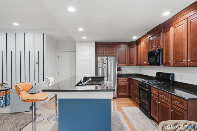 Building Photo - 7 Bridlewood