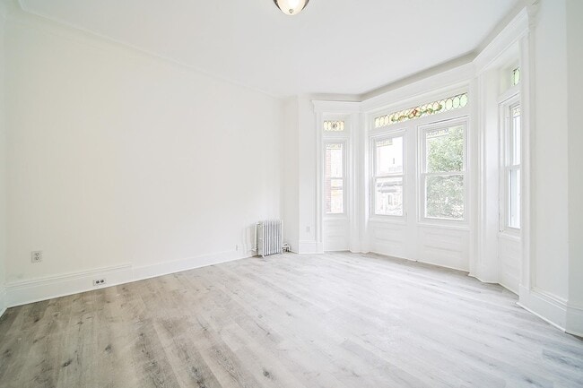 Primary Photo - 5302 Hudson Ave