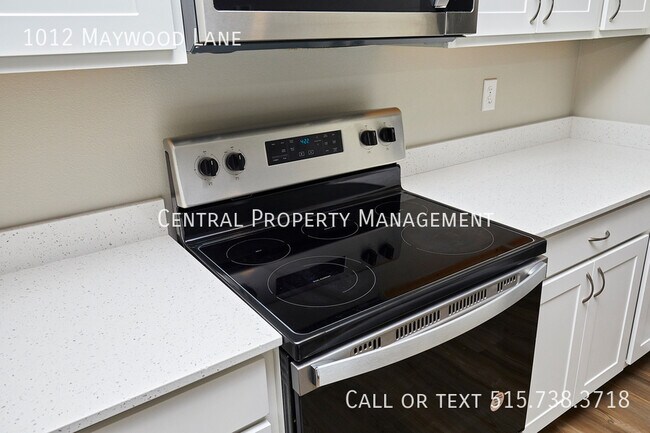 Building Photo - 1012 Maywood Ln