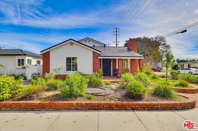 Building Photo - 2200 Easy Ave