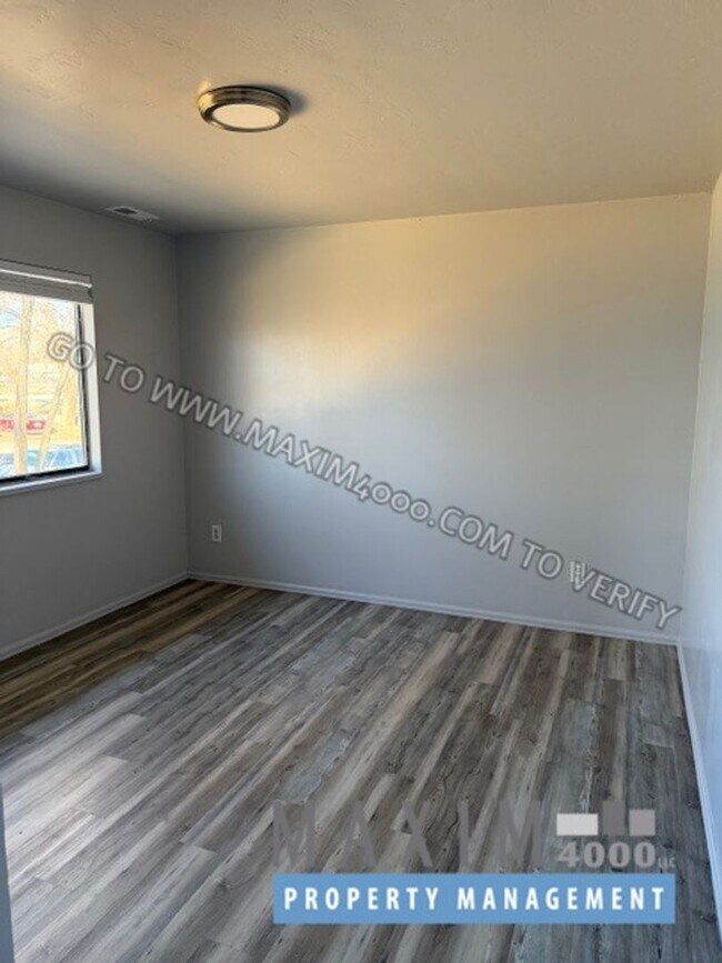 Building Photo - 559 N Sparn St