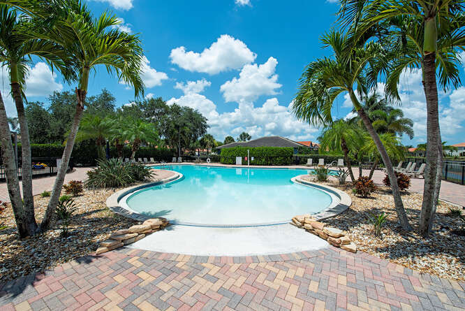 Building Photo - 2271 Grove Dr