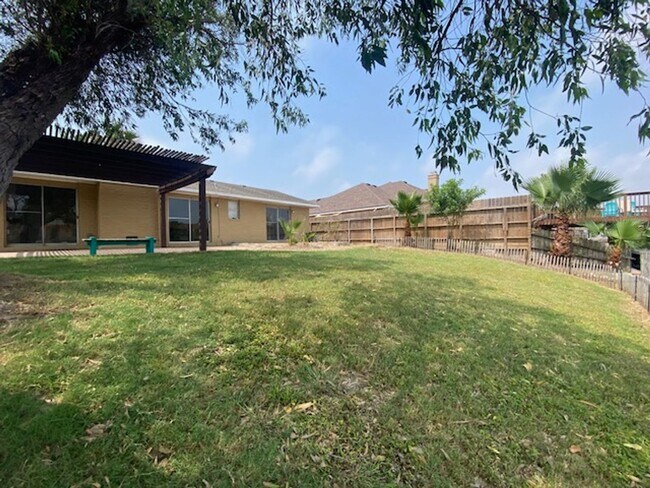 Building Photo - WATERFRONT HOME W/ FENCED YARD