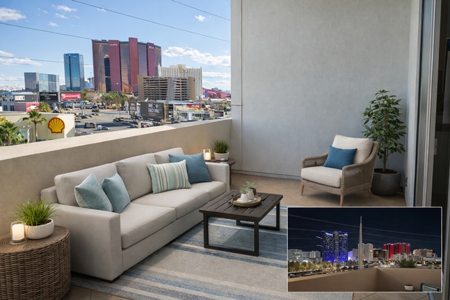 Building Photo - High Rise Stunner!