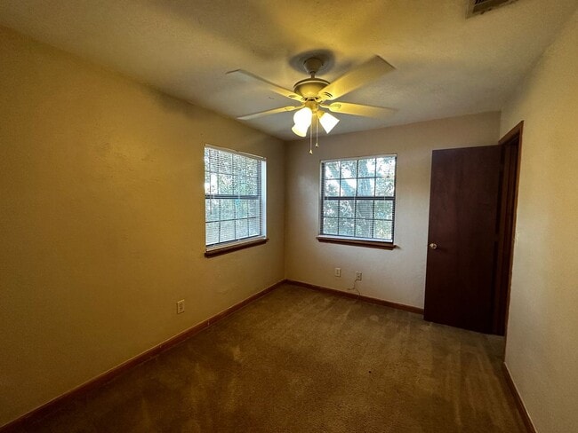 Building Photo - 1828 Jackson Bluff Rd