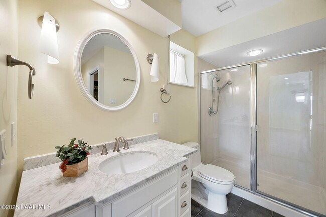 Building Photo - 2349 Loma Vista Dr