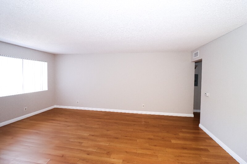 Building Photo - 626 E Verdugo Ave