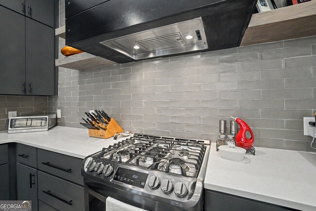 Building Photo - 495 Juniper Ln
