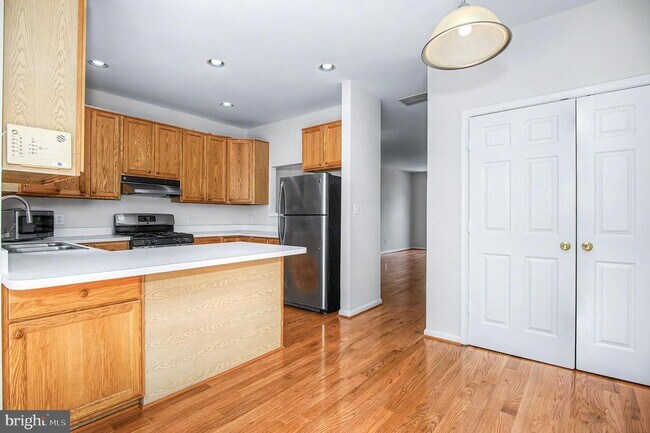 Building Photo - 45527 Grand Central Sq