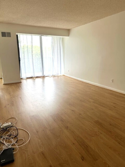 Building Photo - 2311 Pimmit Dr