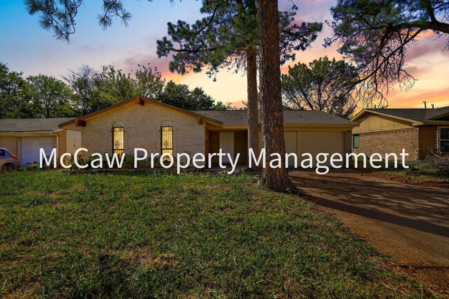 Building Photo - 14306 Seminole Dr