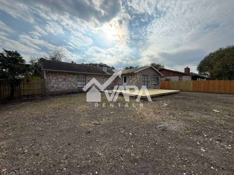 Building Photo - 222 Kerry Brook Dr