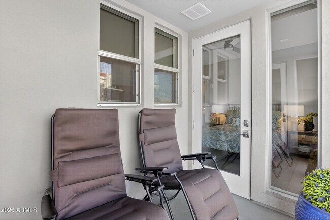 Building Photo - 16580 N 92nd St