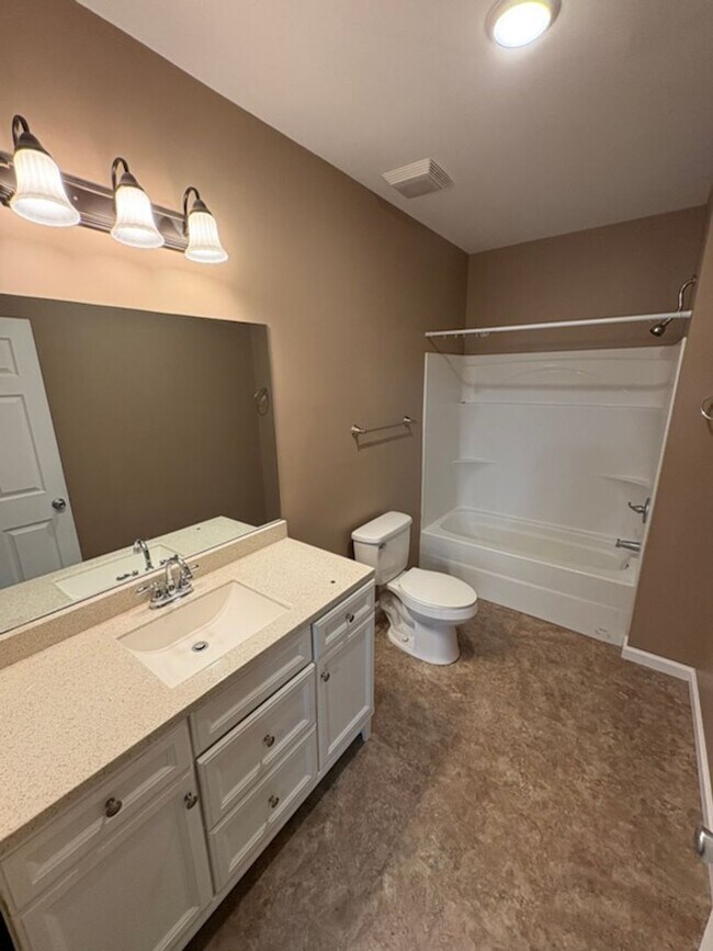 Building Photo - Jefferson Commons Apartments