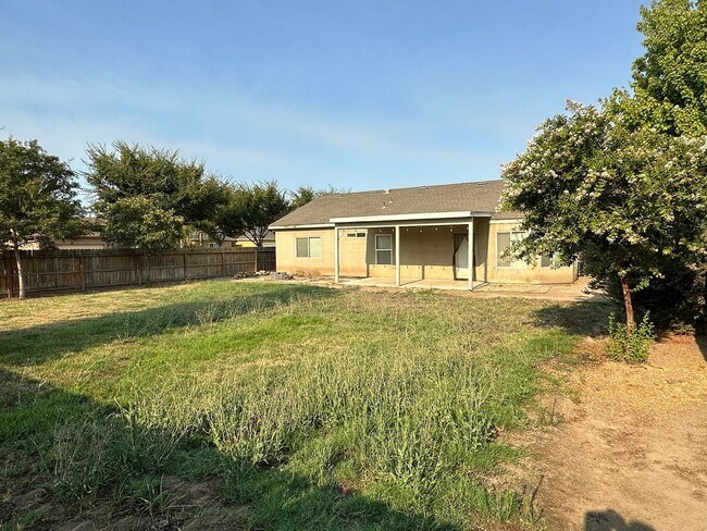 Building Photo - 2610 N Duke St