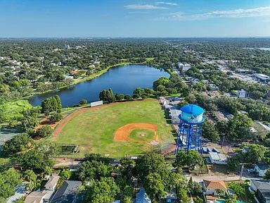 Building Photo - Fully Furnished St. Pete Pool Home Near Crescent Lake