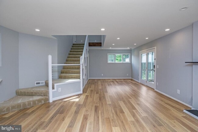 Building Photo - 2962 Strathmeade St