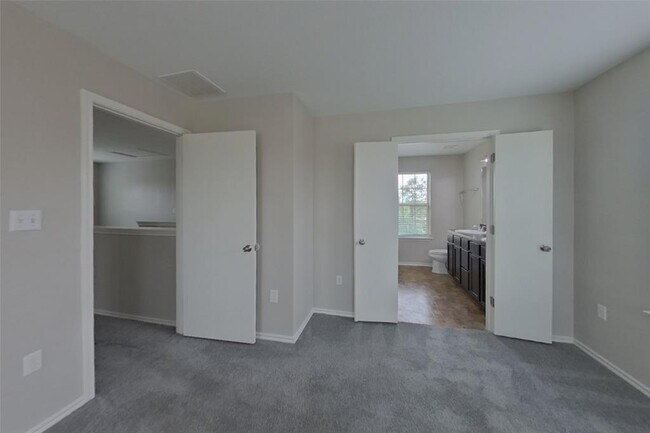 Building Photo - 15102 Verela Dr