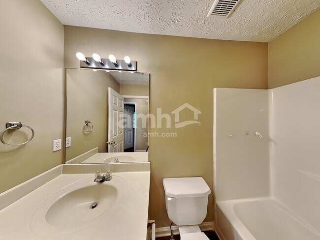 Building Photo - 133 Weatherstone Dr