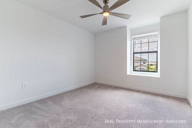 Building Photo - 15436 White Linen Dr