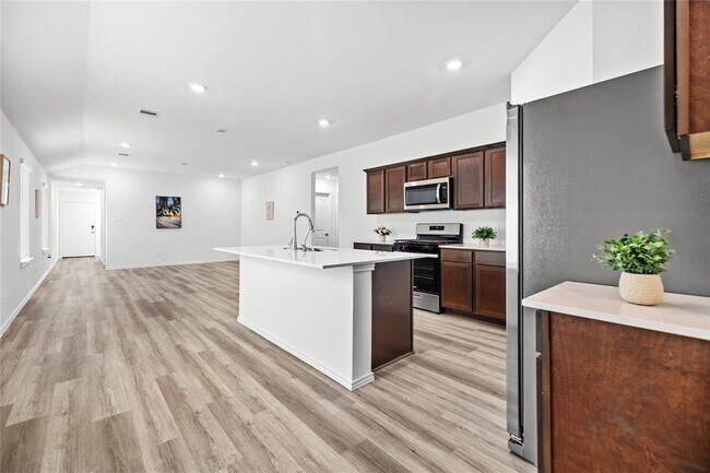 Building Photo - 1010 Maple Sunset Ct