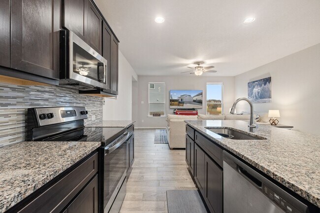 Building Photo - 408 Black Opal Dr