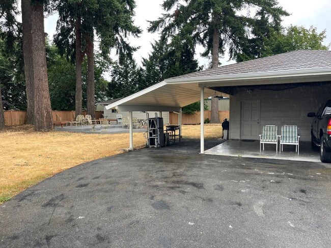 Building Photo - Completely updated 1 Bedroom ADU