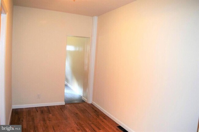 Building Photo - 3207 Hudson St