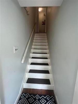 Building Photo - 42 7th Ave