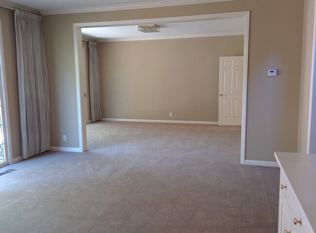 Dining Room - 1309 Crane St