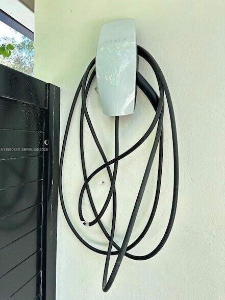 Building Photo - 6520 SW 65th St