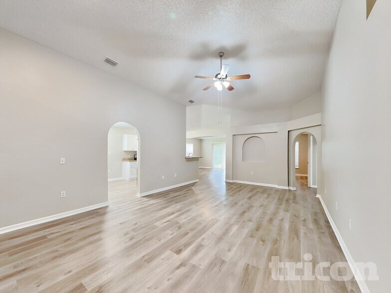 Building Photo - 649 Doe Cove Pl