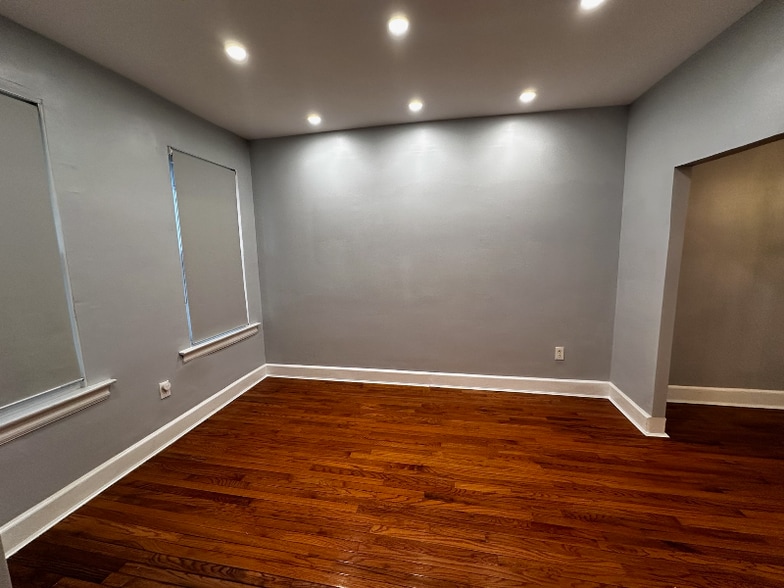 Building Photo - 768 Columbia Rd NW