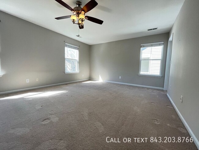 Building Photo - 214 Recess Dr
