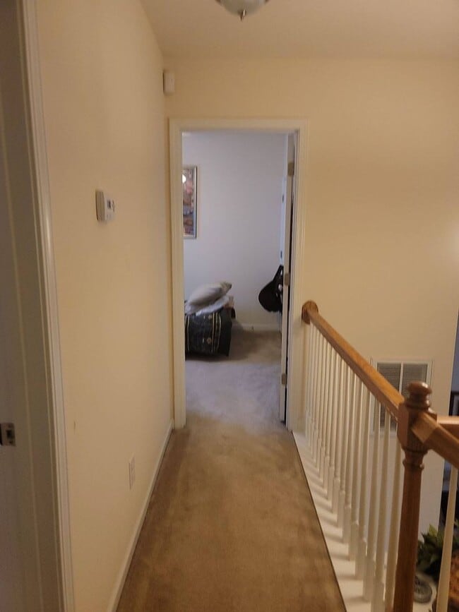 Building Photo - 3 bedroom 2.5 bath townhome in University Area