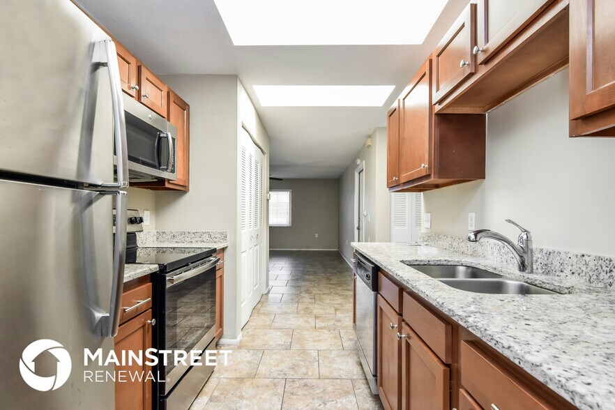 Building Photo - 7652 Atherton Ave