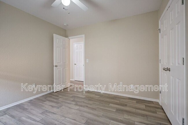 Building Photo - 932 Beaumont Square