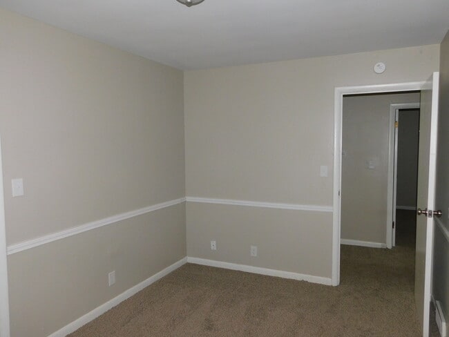 Building Photo - 901 Mahrenholz Ave