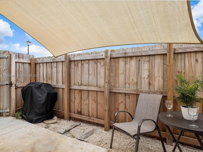 Building Photo - 13344 Tropical Ave