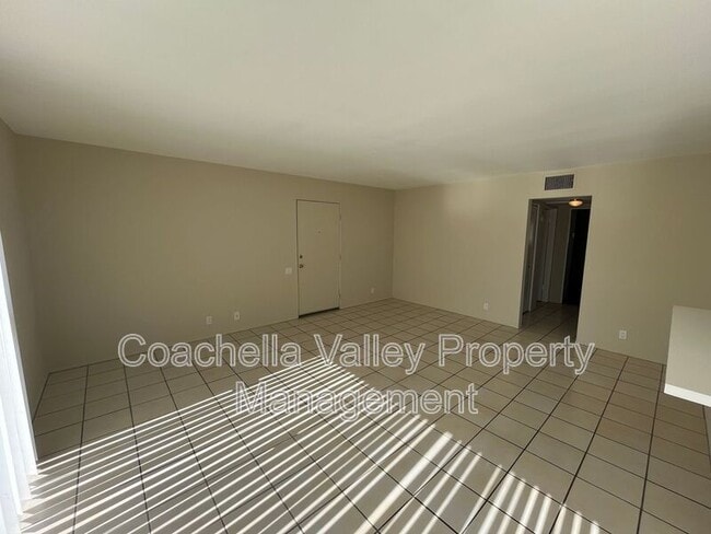 Building Photo - 550 El Cielo Rd