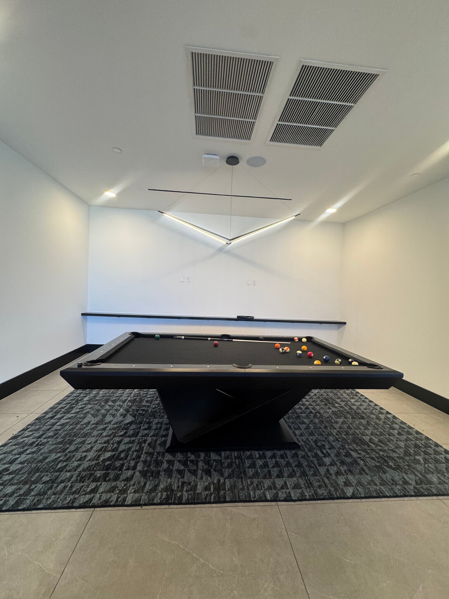 Building Photo - 16051 W Dixie Hwy