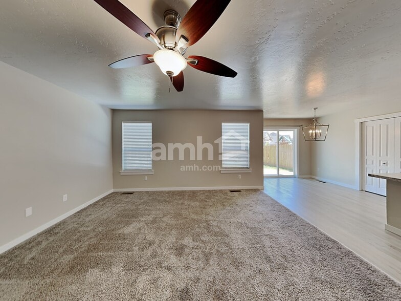 Building Photo - 676 N Keagan Way